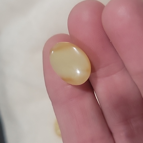 6 Natural yellow Onyx cabochons - Picture 5 of 7
